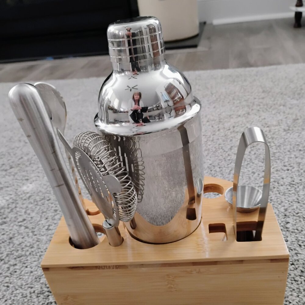 7 Piece Cocktail Shaker Set , Mixology Bartender Set